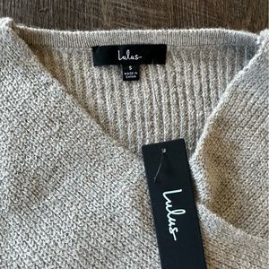 Womens NWT  size S LuLus cropped tan/beige crossover SUPER SOFT sweater